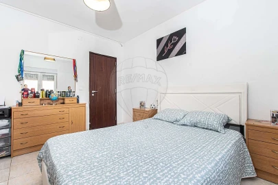 Apartamento T2 para Venda em Carregado e Cadafais
