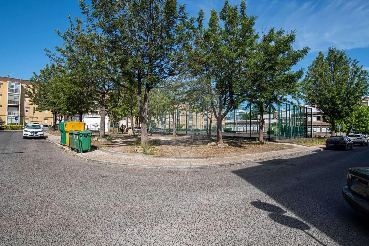 Apartamento T2 para Venda em Carregado e Cadafais Foto 18
