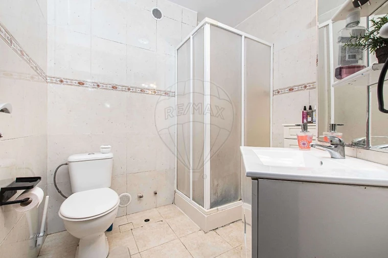 Apartamento T2 para Venda em Carregado e Cadafais Foto 7