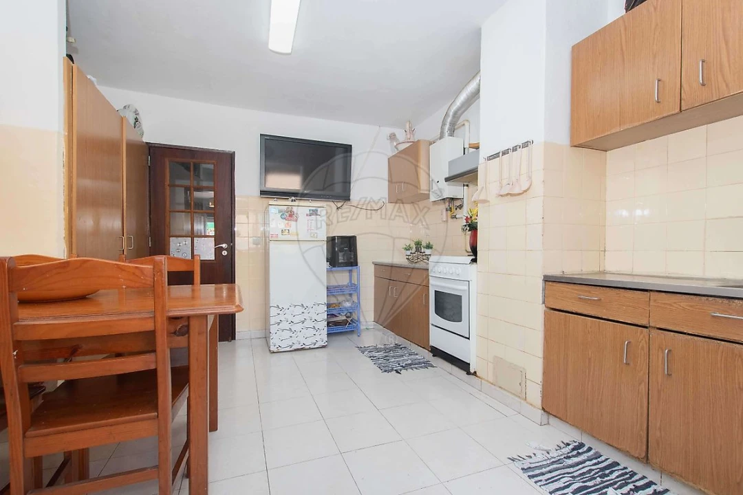 Apartamento T2 para Venda em Carregado e Cadafais Foto 15