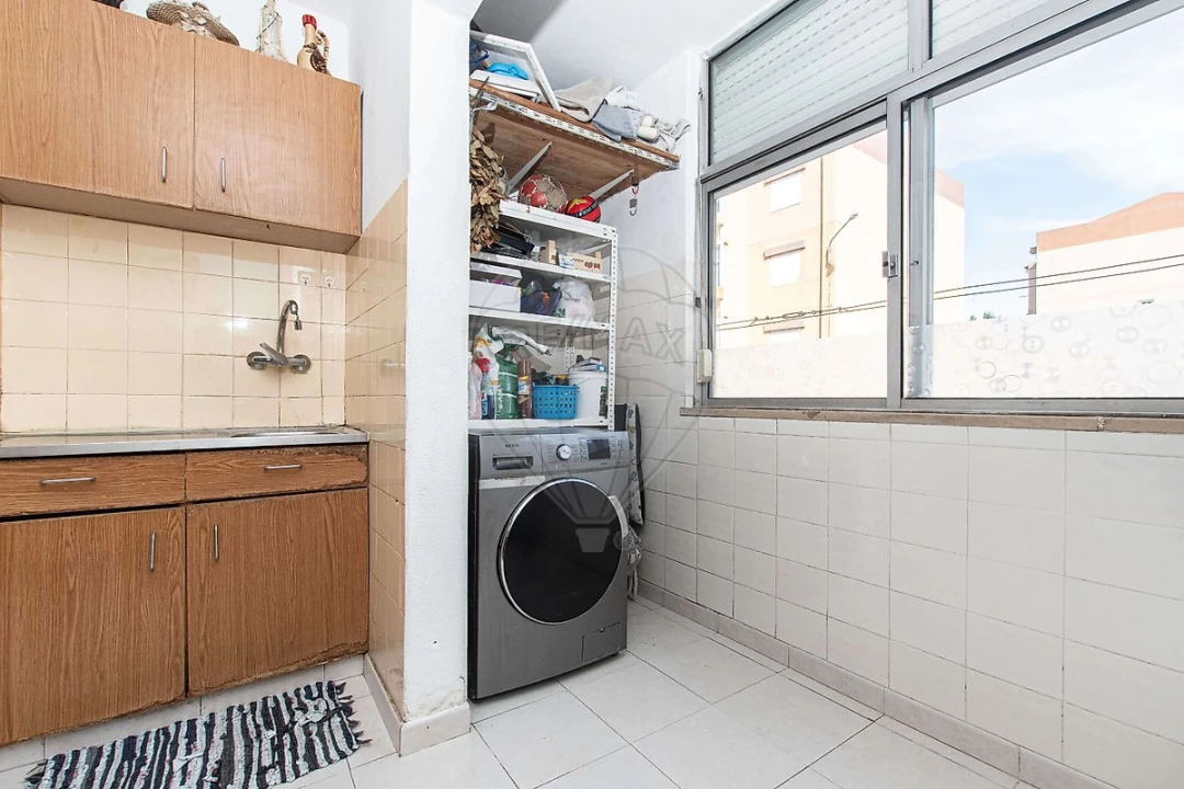 Apartamento T2 para Venda em Carregado e Cadafais Foto 12