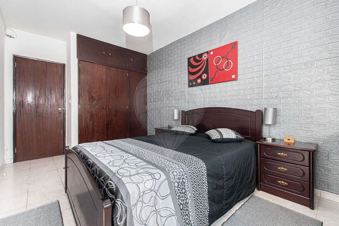 Apartamento T2 para Venda em Carregado e Cadafais Foto 6