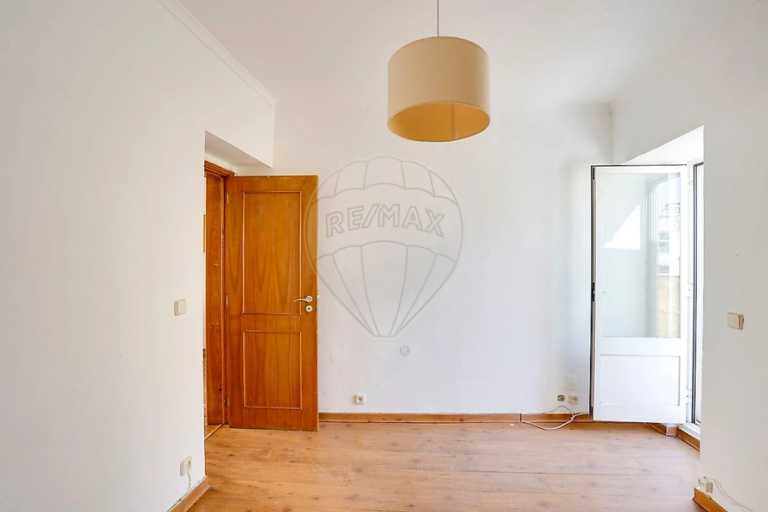Apartamento T2 para Venda em Arroios Foto 2