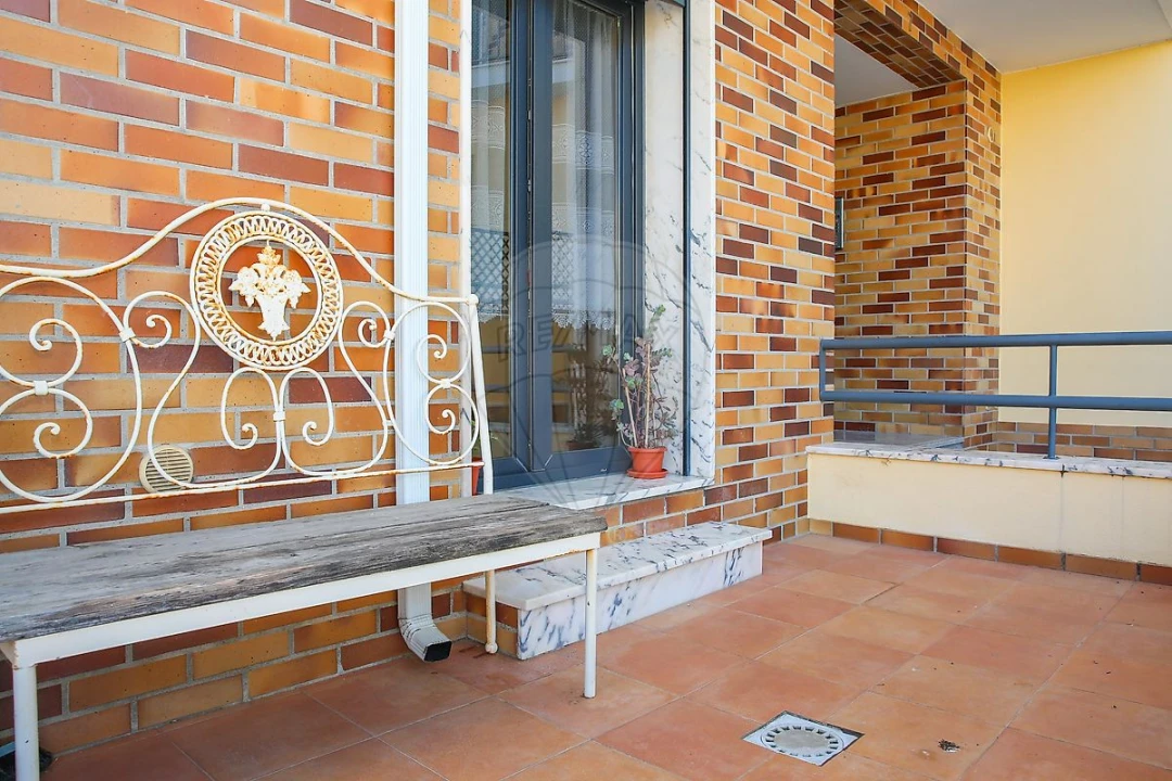 Apartamento T2 para Venda em Arruda dos Vinhos Foto 11