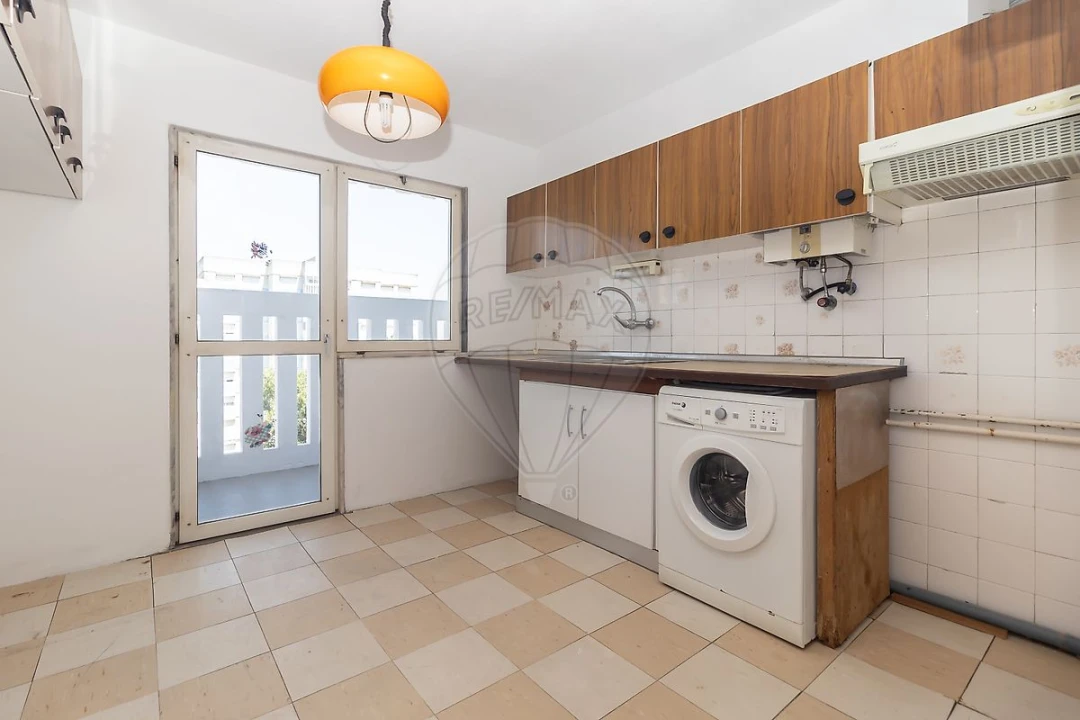 Apartamento T4 para Venda em Santo Antonio da Charneca Foto 6