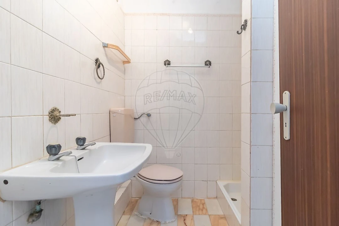 Apartamento T4 para Venda em Santo Antonio da Charneca Foto 18