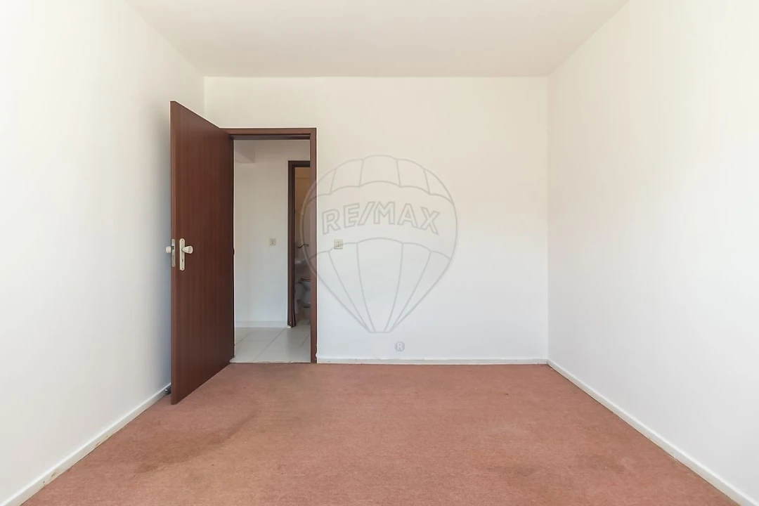 Apartamento T4 para Venda em Santo Antonio da Charneca Foto 19