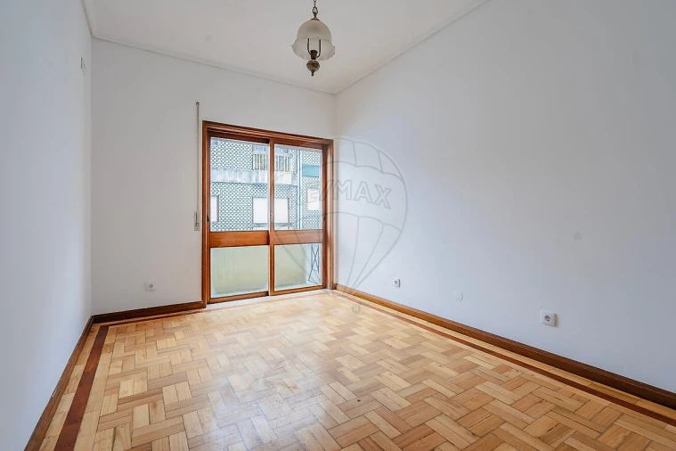 Apartamento T2 para Arrendamento em Paranhos Foto 14