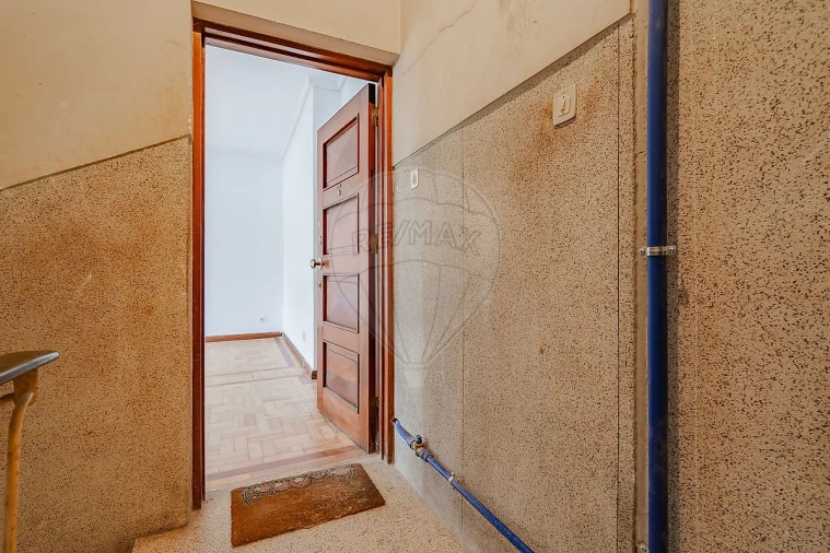 Apartamento T2 para Arrendamento em Paranhos Foto 5