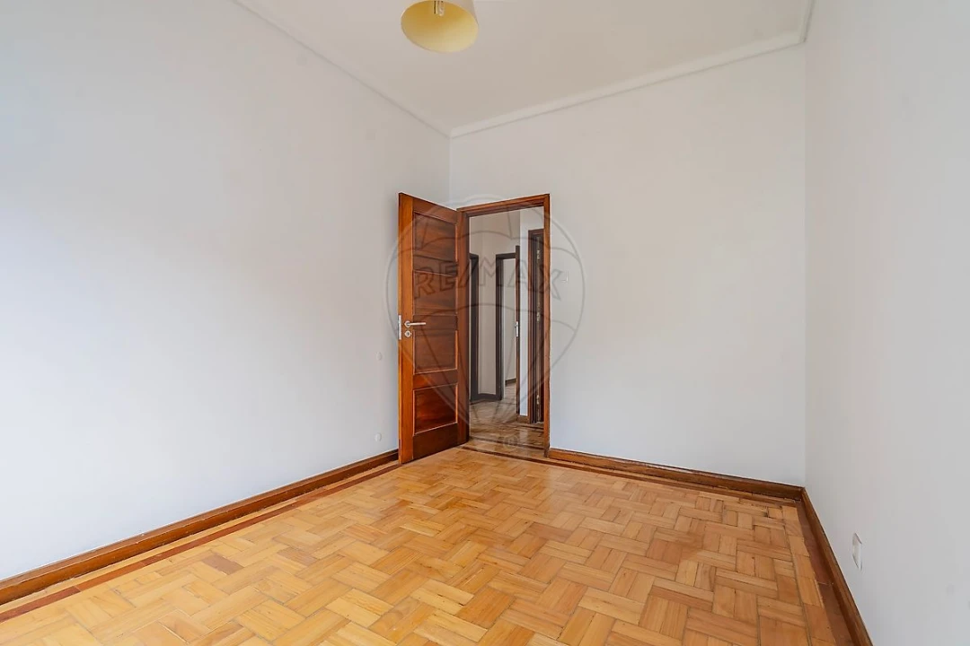 Apartamento T2 para Arrendamento em Paranhos Foto 16
