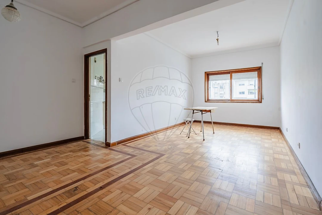 Apartamento T2 para Arrendamento em Paranhos Foto 6