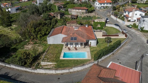 Moradia T4 para Venda em Morreira e Trandeiras