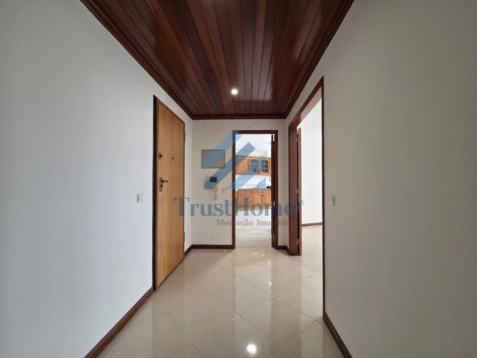 Apartamento T2 para Venda em Rio de Mouro Foto 24