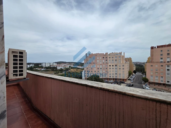 Apartamento T2 para Venda em Rio de Mouro Foto 14
