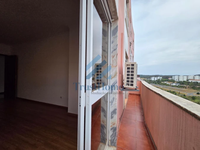 Apartamento T2 para Venda em Rio de Mouro Foto 15