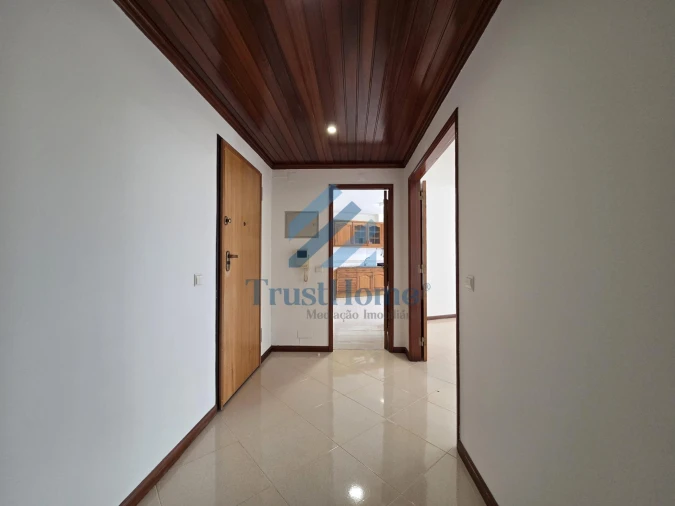Apartamento T2 para Venda em Rio de Mouro Foto 24
