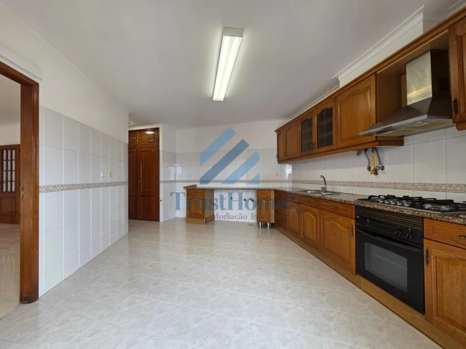 Apartamento T2 para Venda em Rio de Mouro Foto 5
