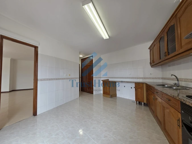 Apartamento T2 para Venda em Rio de Mouro Foto 8