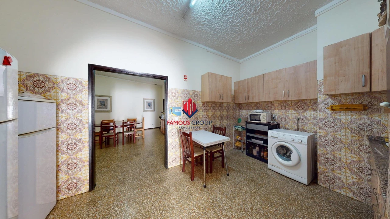 Apartamento T4 para Venda em Portimão Foto 28