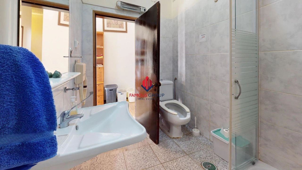 Apartamento T4 para Venda em Portimão Foto 35