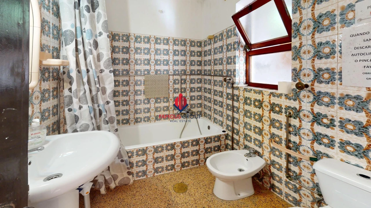 Apartamento T4 para Venda em Portimão Foto 36