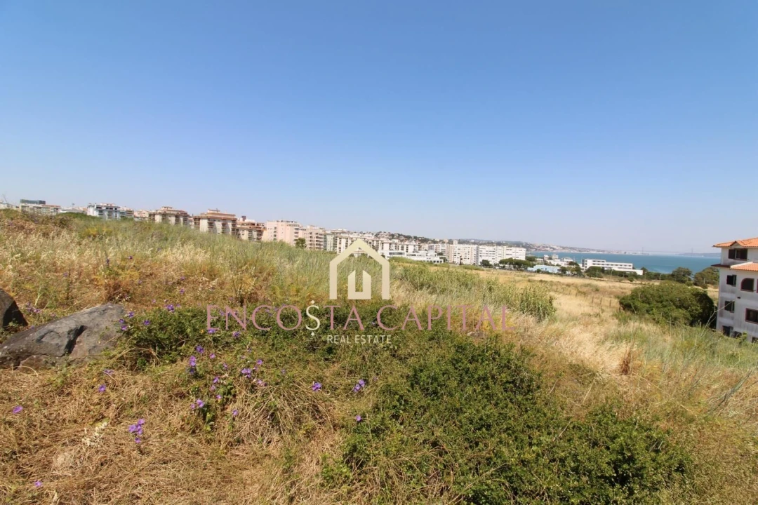 Terreno para Venda em Oeiras e São Julião da Barra, Paço de Arcos e Caxias Foto 1