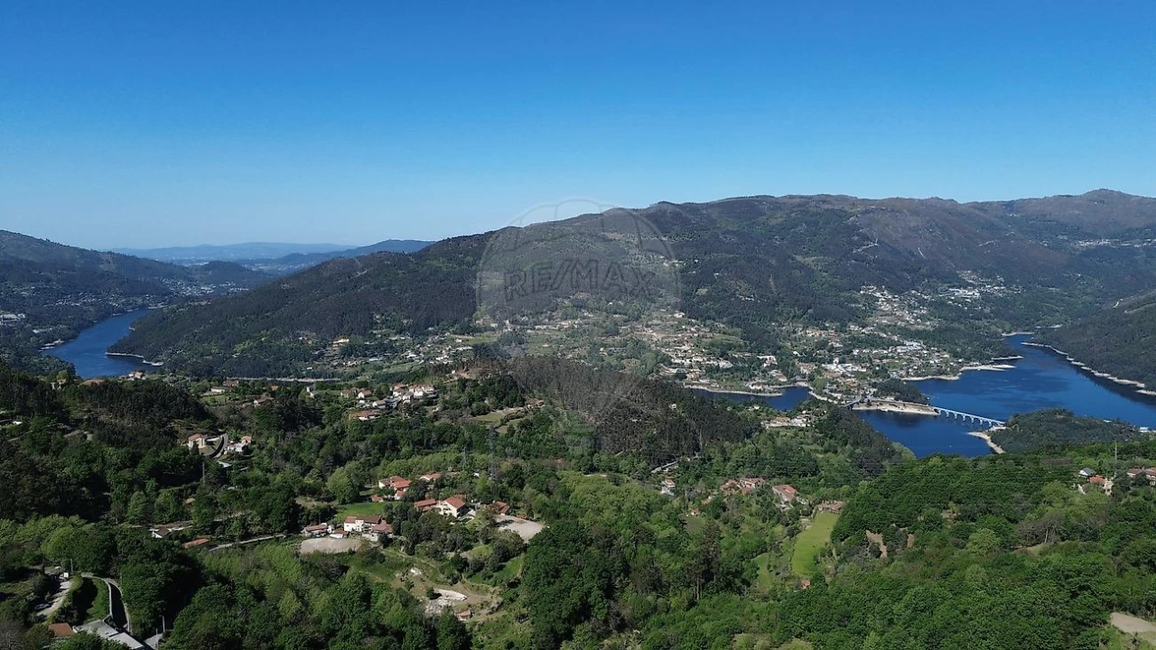 Terreno para Venda em Ventosa e Cova Foto 1