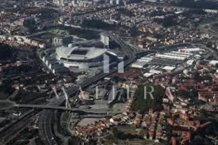 Apartamento T2 para Venda em Campanhã Foto 12