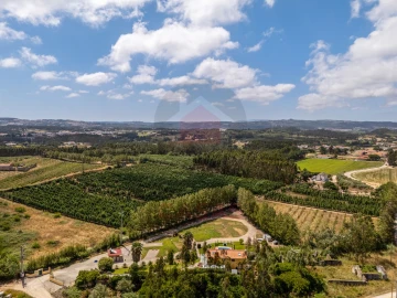Moradia T3 para Venda em Santa Maria, São Pedro e Sobral da Lagoa