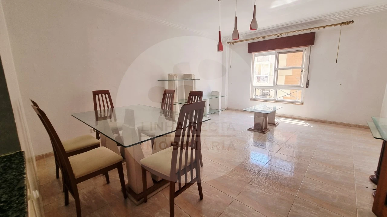 Apartamento T2 para Venda em Algueirão-Mem Martins Foto 4