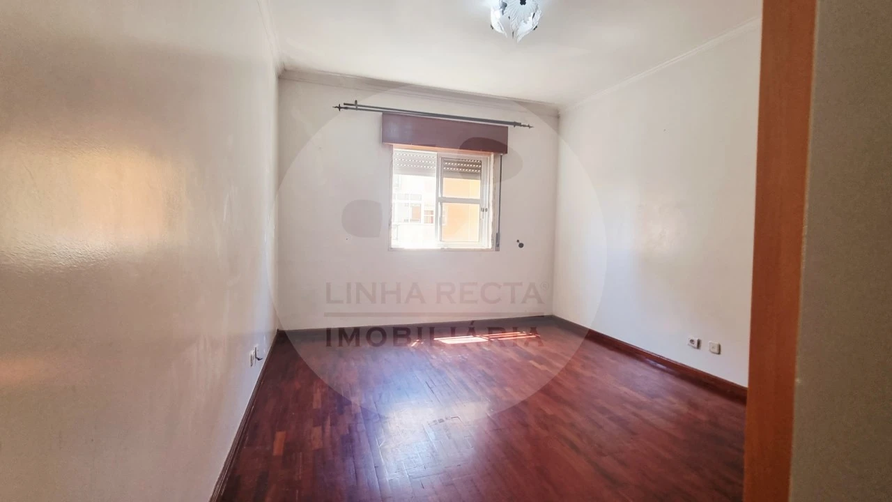 Apartamento T2 para Venda em Algueirão-Mem Martins Foto 6