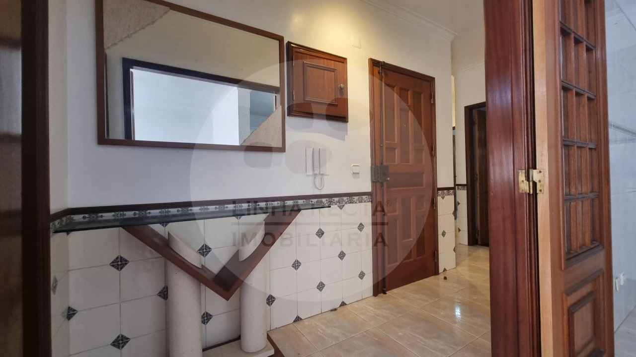Apartamento T2 para Venda em Algueirão-Mem Martins Foto 9