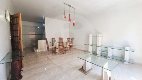 Apartamento T2 para Venda em Algueirão-Mem Martins