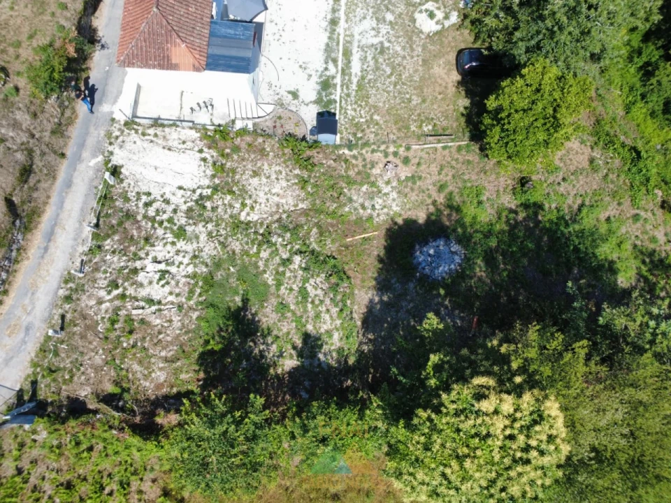 Terreno para Venda em Guilhadeses e Santar Foto 7