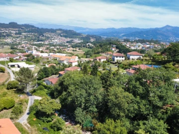 Terreno para Venda em Guilhadeses e Santar