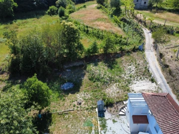 Terreno para Venda em Guilhadeses e Santar