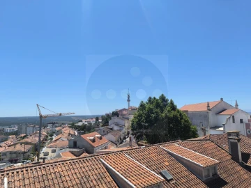 Prédio para Venda em Abrantes (São Vicente e São João) e Alferrarede