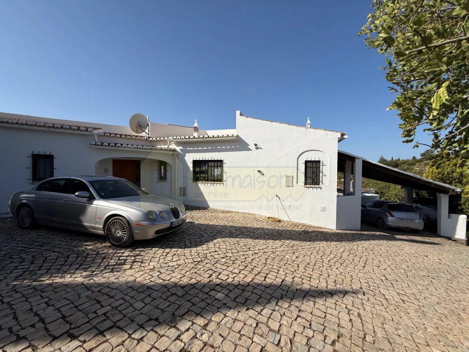 Moradia T3 para Venda em Loule (São Sebastião) Foto 4