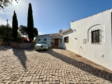Moradia T3 para Venda em Loule (São Sebastião)