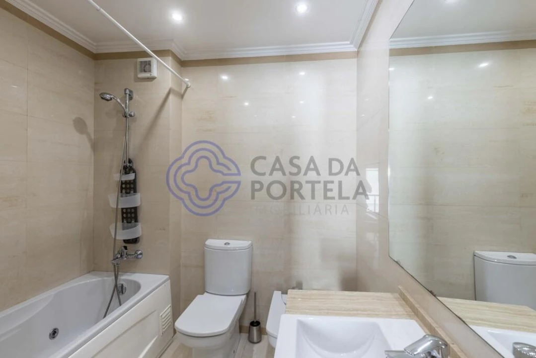 Moradia T4 para Venda em São Domingos de Rana Foto 15