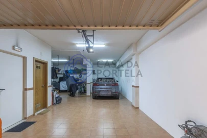 Moradia T4 para Venda em São Domingos de Rana