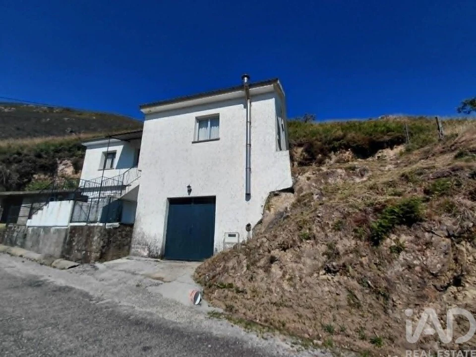 Moradia T2 para Venda em Fiães Foto 3