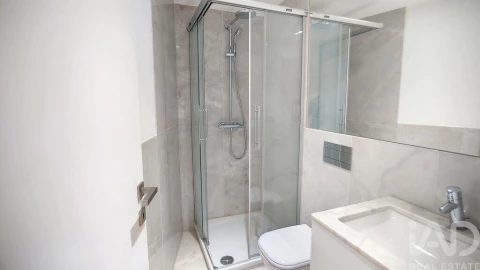 Apartamento T2 para Arrendamento em Santo António