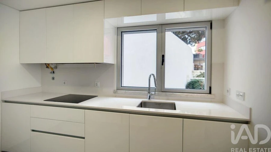 Apartamento T2 para Arrendamento em Santo António Foto 4