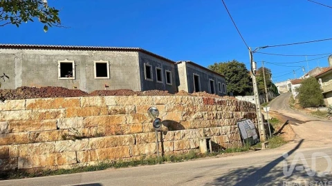 Moradia T3 para Venda em Salir de Matos