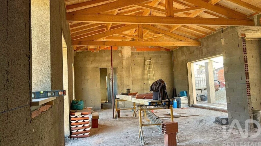 Moradia T3 para Venda em Salir de Matos Foto 17