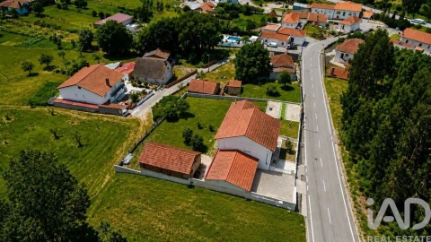 Moradia para Venda em São Miguel, Santa Eufémia e Rabaçal