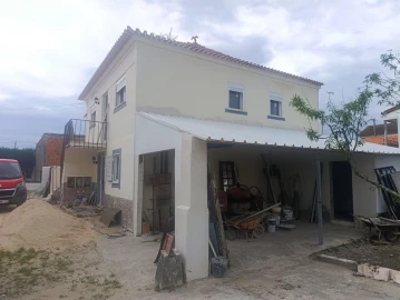 Moradia T4 para Venda em Santa Clara e Castelo Viegas