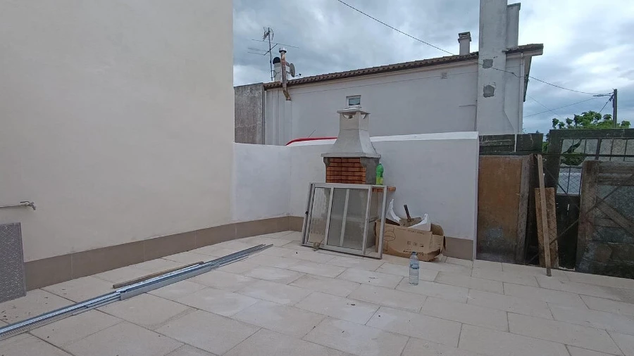 Moradia T4 para Venda em Santa Clara e Castelo Viegas