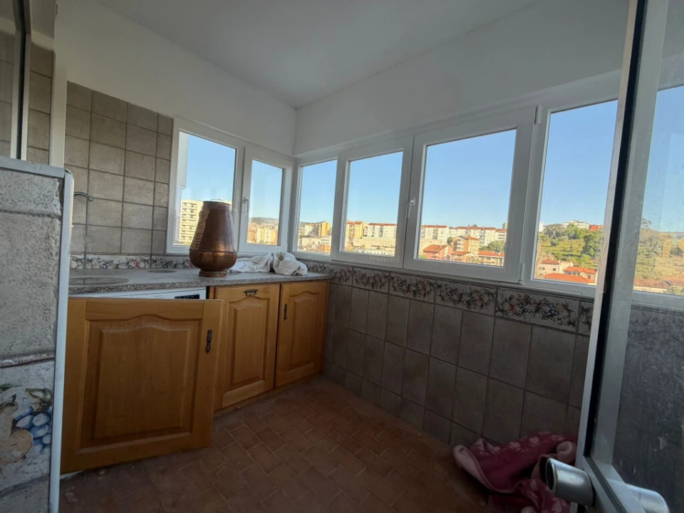 Apartamento T4 para Venda em Santo Antonio dos Olivais Foto 6